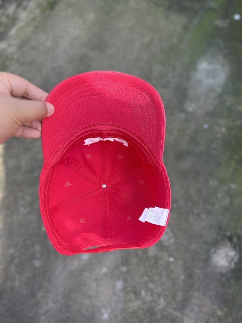 VINTAGE BUDWEISER HAT (Category: Caps & Hats) located in Caloocan City. Submitted by gothrifted (Listing ID 1468809587, Image 2). Description: VINTAGE BUDWEISER HAT - thrifted - snapback - fair condition *color may vary due to lighting .