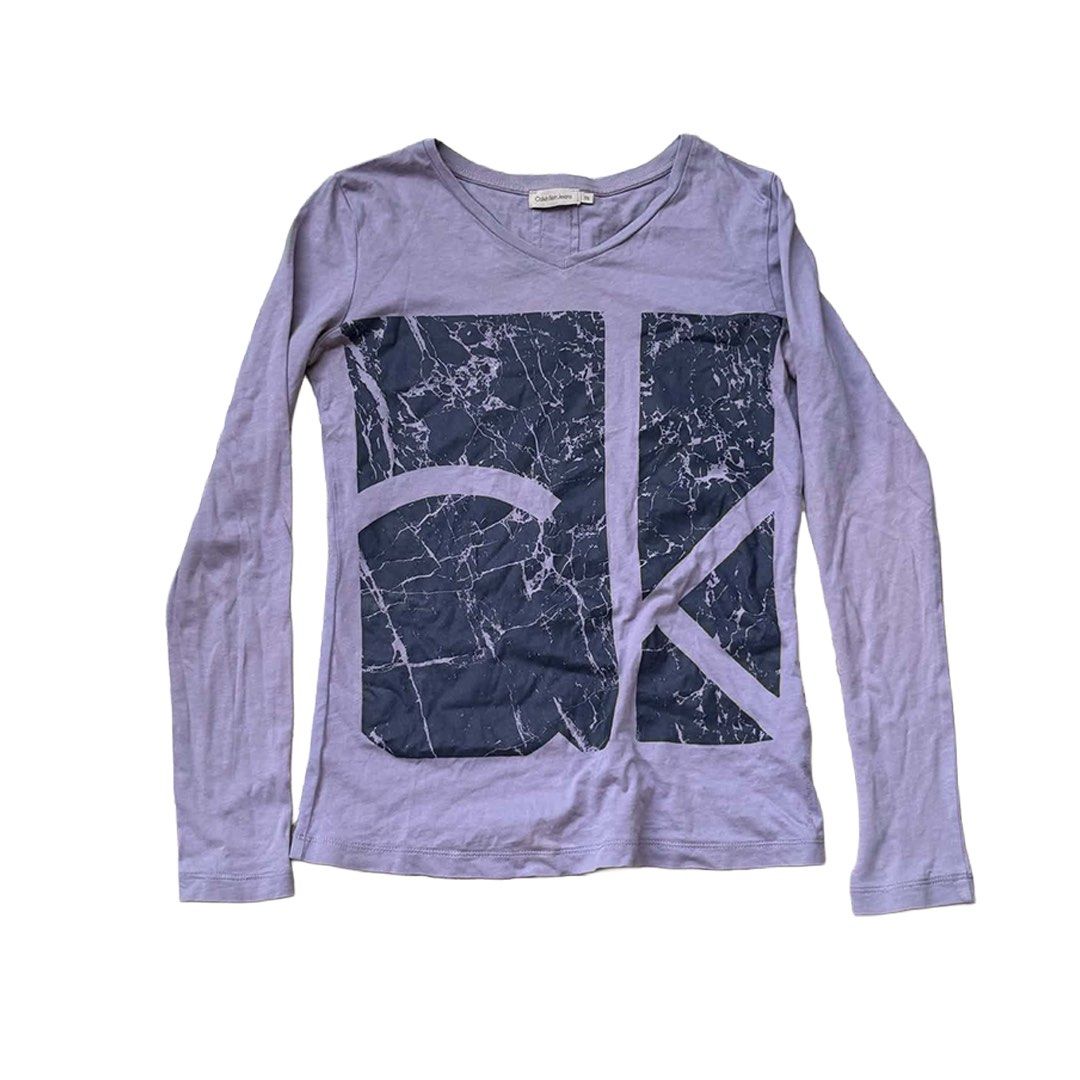 Vintage Calvin Klein Top (Category: Others Tops) located in Manila. Submitted by angelconscious (Listing ID 1468803588, Image 1). Description: No issues.