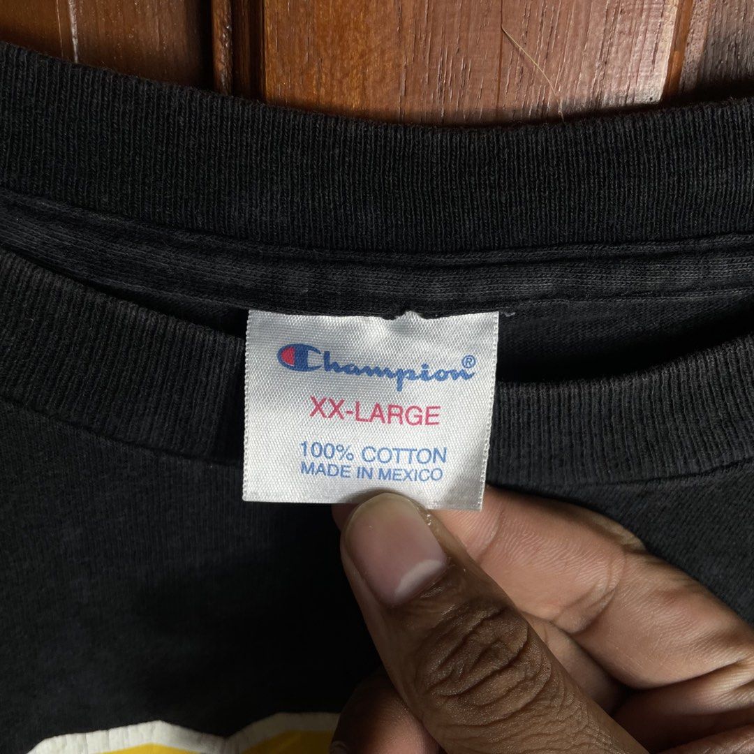 Vintage Champion Lakers 2002 tee (Category: Activewear) located in Urdaneta. Submitted by northdrops_asian (Listing ID 1468886167, Image 3). Description: Excellent condition .