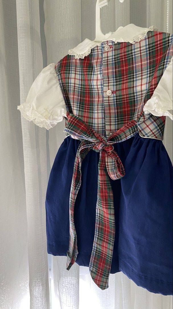 vintage dress 🐢 (Category: Babies & Kids Fashion) located in Manila. Submitted by louiesalvador (Listing ID 1468717980, Image 3). Description: size: 18-24 months (estimated) • brand: nannette • euc • peter pan collar with lace on the edges • ribbon at the back • embroidered turtle patch • issue: see last 3 pics.