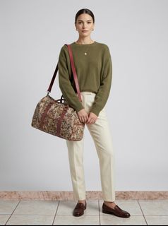(Category: ) located in . Submitted by aithriftcloset (Listing ID 1468811759, Image 1). Description: .