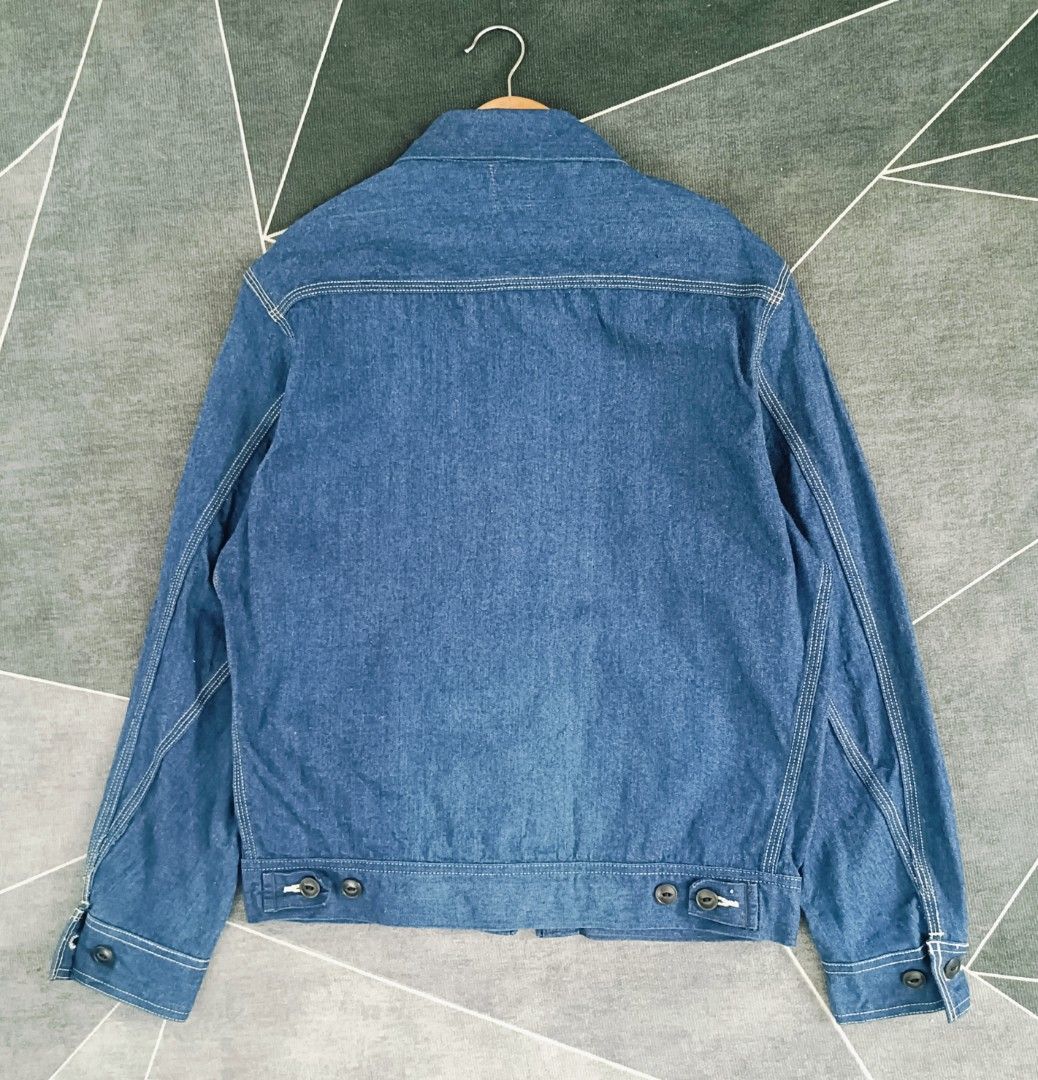 Vintage Lee Denim Jacket (Authentic) (Category: Coats, Jackets and Outerwear) located in Cebu City. Submitted by renzecamingay (Listing ID 1468828581, Image 2). Description: Vintage Lee Jelt Denim Jacket Excellent Condition Medium to Large fit Width 22.5 Length 25 2500 Plus sf Only Thank you and GOD bless ☺️.