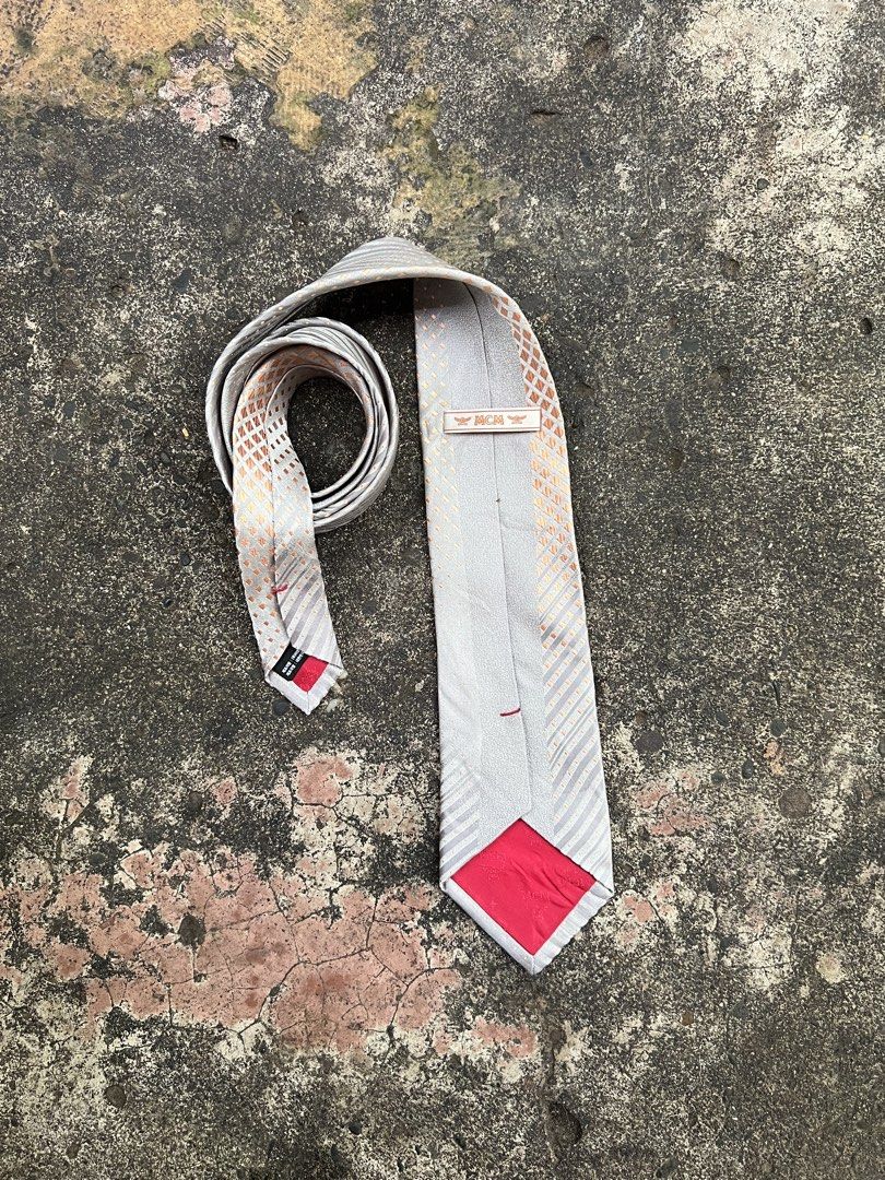 Vintage MCM Authentic Silk Tie - Silver Gray & Orange Geometric Gradient Pattern (Category: Luxury Accessories) located in Dapitan. Submitted by gelbread (Listing ID 1468772354, Image 3). Description: .