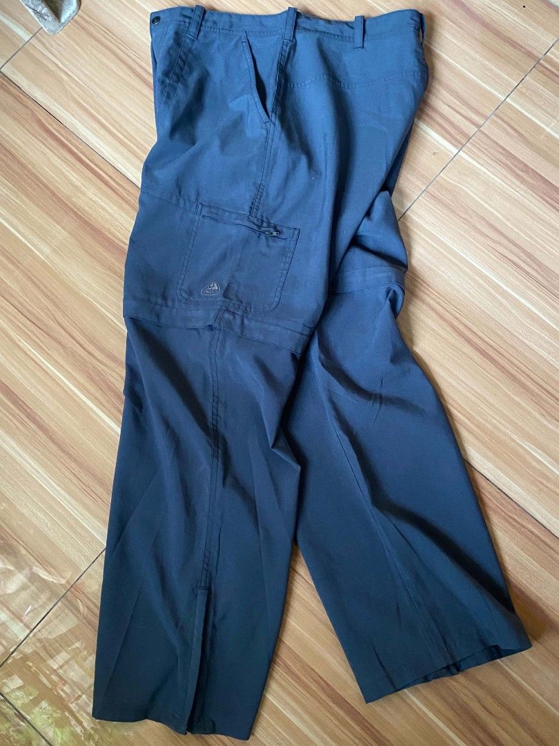 Vintage Nike ACG Convertible Pants (Category: Activewear) located in San Jose. Submitted by custodiokhen (Listing ID 1468755054, Image 3). Description: Vintage Nike ACG Convertible Pants! Excellent Condition! Width 32 Length 40 Leg opening 11 Hem 9 ( With Zipper).