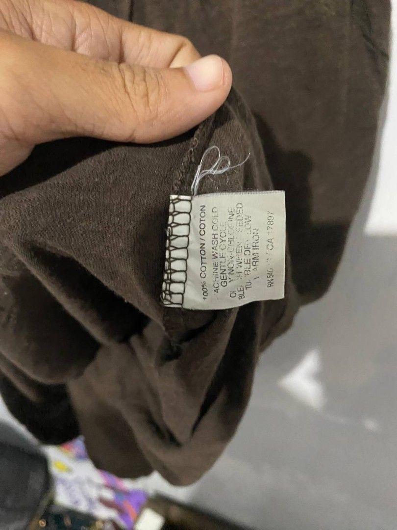 Vintage Old Navy top (Category: Sleeveless) located in San Rafael. Submitted by _foundbyk (Listing ID 1468873531, Image 3). Description: small-med .