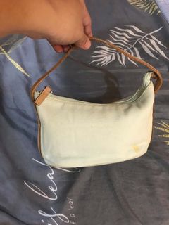(Category: ) located in . Submitted by purse_gedo (Listing ID 1468861411, Image 1). Description: .