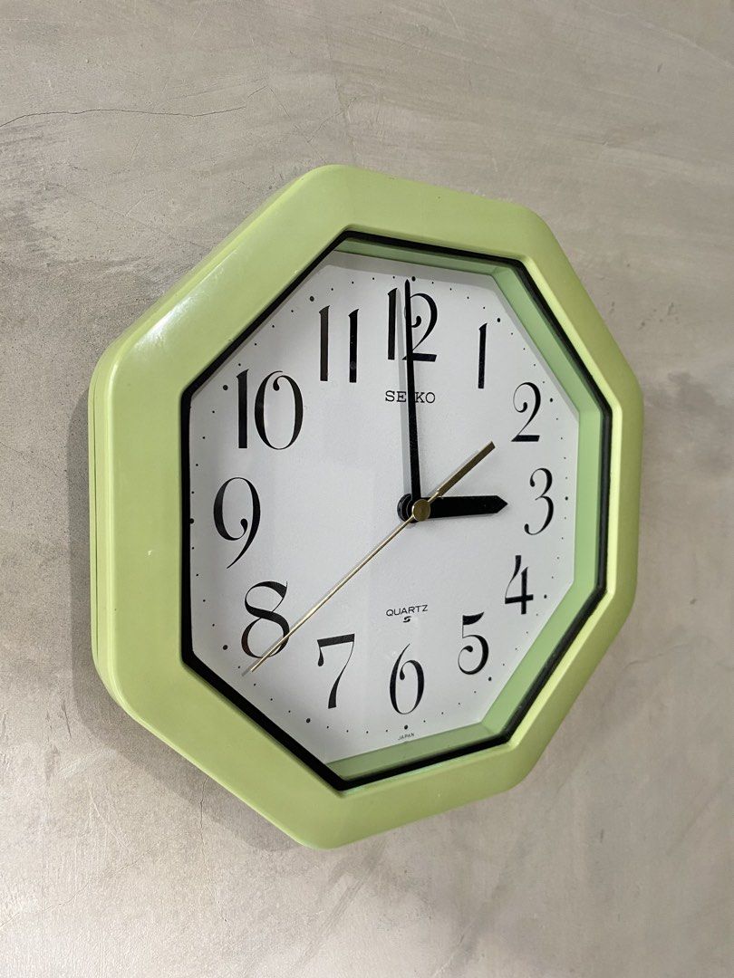 Vintage Seiko Octagonal Quartz Wall Clock (Category: Clocks) located in Echague. Submitted by hissoraph (Listing ID 1468819881, Image 2). Description: Vintage Seiko Octagonal Quartz Wall Clock, showcasing a distinctive retro-pop design. Dimensions: 23 cm x 23cm Battery: 1x AA Battery (FREE) Movement: Seiko Quartz DM FOR INQUIRIES!.