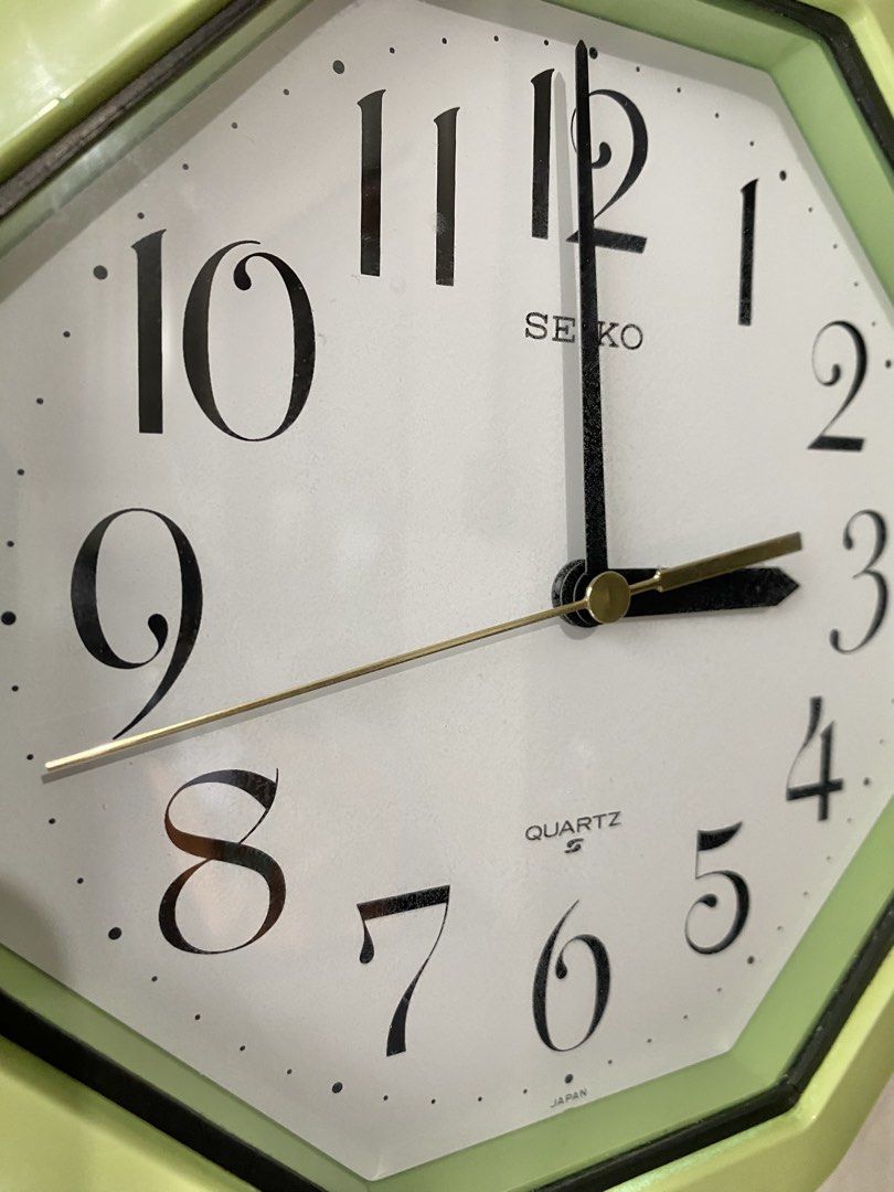 Vintage Seiko Octagonal Quartz Wall Clock (Category: Clocks) located in Echague. Submitted by hissoraph (Listing ID 1468819881, Image 3). Description: Vintage Seiko Octagonal Quartz Wall Clock, showcasing a distinctive retro-pop design. Dimensions: 23 cm x 23cm Battery: 1x AA Battery (FREE) Movement: Seiko Quartz DM FOR INQUIRIES!.