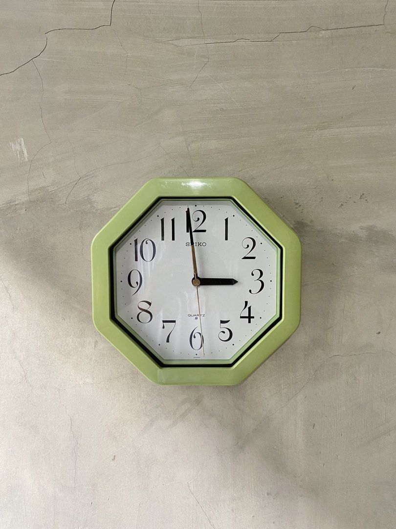 Vintage Seiko Octagonal Quartz Wall Clock (Category: Clocks) located in Echague. Submitted by hissoraph (Listing ID 1468819881, Image 1). Description: Vintage Seiko Octagonal Quartz Wall Clock, showcasing a distinctive retro-pop design. Dimensions: 23 cm x 23cm Battery: 1x AA Battery (FREE) Movement: Seiko Quartz DM FOR INQUIRIES!.