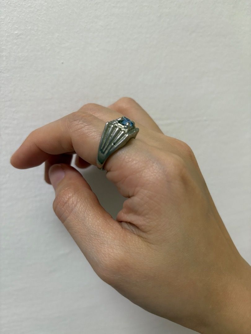 Vintage Silver Ring with Aqua blue stone (Category: Rings) located in Quezon City. Submitted by icecreammonster (Listing ID 1468800228, Image 2). Description: Vintage ring in Silver Size 6/7.