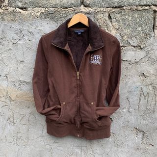 (Category: ) located in . Submitted by _thrift.clothes._ (Listing ID 1468732658, Image 1). Description: .