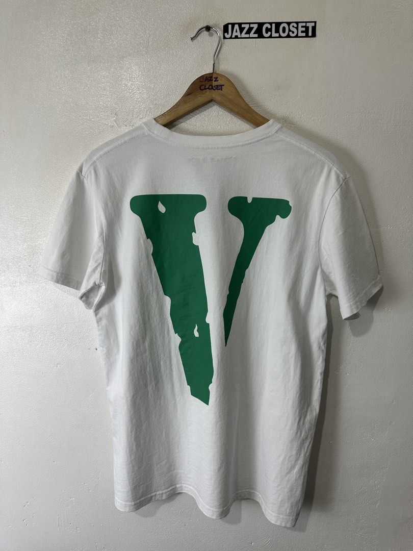 Vlone Green Staple Logo Tee (Category: Tshirts & Polo Shirts ) located in San Fernando. Submitted by jazzclosetest2018 (Listing ID 1468765814, Image 2). Description: My Location: San Fernando, Pampanga📍 Payment 1st Transaction! Vlone Green Staple Logo Tee Size: Small (on tag) up to Medium Fit L28" * W19.5" Very Good Condition Issue: re-stitched pin hole on left shoulder & cut wash tags see last 2 pics. for reference. ₱ 2999.00 + SF (or best offe