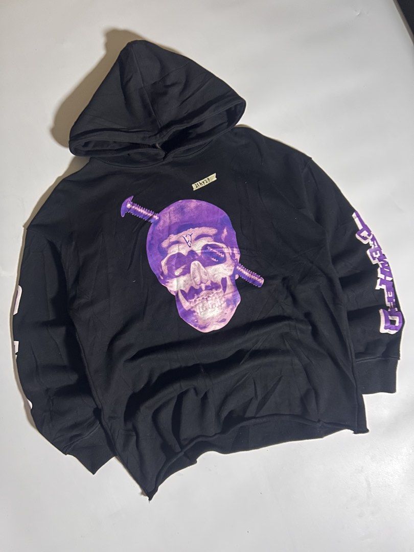 vlone hoodie (Category: Coats, Jackets and Outerwear) located in San Jose del Monte. Submitted by flocob (Listing ID 1468850388, Image 2). Description: .