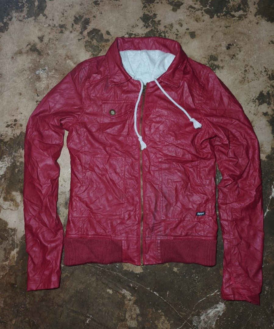 Volcom Leather Zip Up Hooded Jacket (Category: Coats, Jackets and Outerwear) located in Polangui. Submitted by quongmarka50283 (Listing ID 1468722101, Image 1). Description: volcom leather jacket dimes:19/25 .