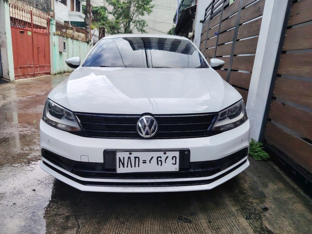 Volkswagen Jetta 1.6 (A) (Category: Used Cars) located in Malabon City. Submitted by speedtintin88 (Listing ID 1468740789, Image 2). Description: 2015 Volkswagen jetta Automatic transmission All power Stereo Aircon Parking sensor Diesel 3m tint Registered Negotiable upon viewing Call: Tin.