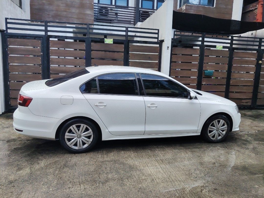 Volkswagen Jetta 1.6 (A) (Category: Used Cars) located in Malabon City. Submitted by speedtintin88 (Listing ID 1468740789, Image 3). Description: 2015 Volkswagen jetta Automatic transmission All power Stereo Aircon Parking sensor Diesel 3m tint Registered Negotiable upon viewing Call: Tin.