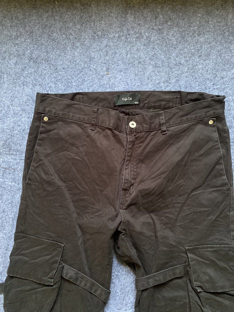 vuja De Bondage Cargo pants (Category: Trousers) located in Zamboanga. Submitted by swayporgypretz (Listing ID 1468712869, Image 2). Description: .