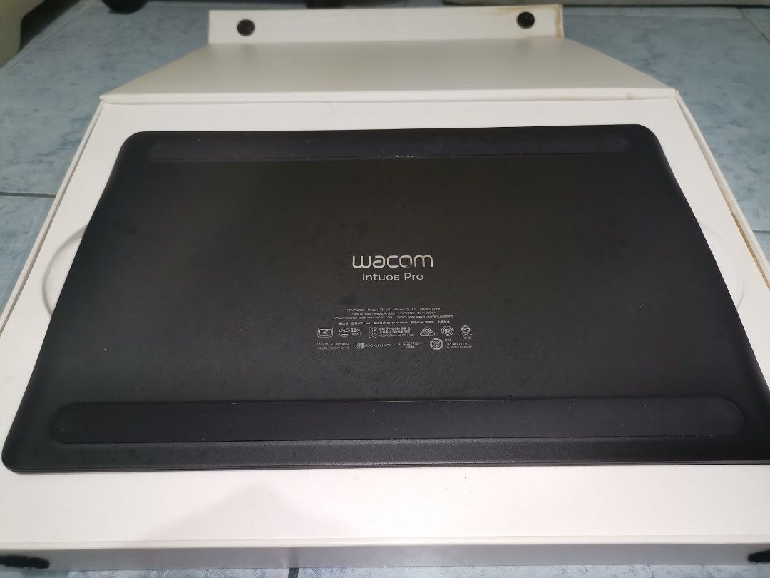 Wacom intuos Pro | PTH-660 | Medium (Category: Others) located in Carmona. Submitted by nplusultra (Listing ID 1468787222, Image 3). Description: Comes with the box: 1. Wacom Intuos Pro Medium (PTH-660) 2. Pro Pen 2 3. Pen stand (with 6 standard nibs (used) + 4 felt nibs) + 10 new nibs 4. Texture sheet sample card 5.accessory case 6. Quick start guide 7. 200cm USB cable Specs: -Model: Wacom Intuos Pro Medium(PTH-660) -Pen: Pro Pen 2 with 8192 pre
