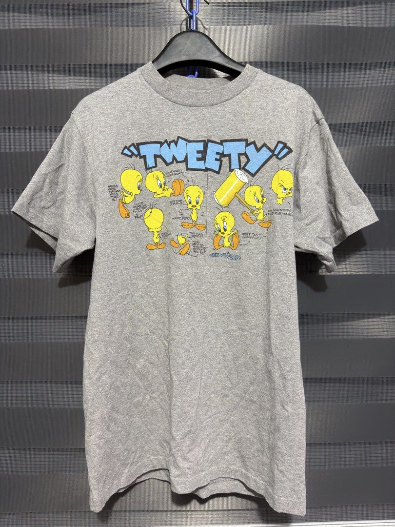 Warner Bros. Looney Tunes “Tweety Bird” (Category: Tshirts & Polo Shirts ) located in Calumpit. Submitted by Essentiality (Listing ID 1468869249, Image 1). Description: Warner Bros. Looney Tunes “Tweety Bird” 20.5x30 L on tag.