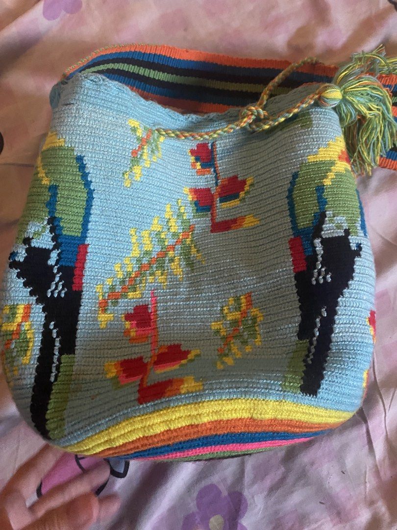wayuu bag (Category: Cross-body Bags) located in Manila. Submitted by shoetale (Listing ID 1468787975, Image 2). Description: wayuu parrot.