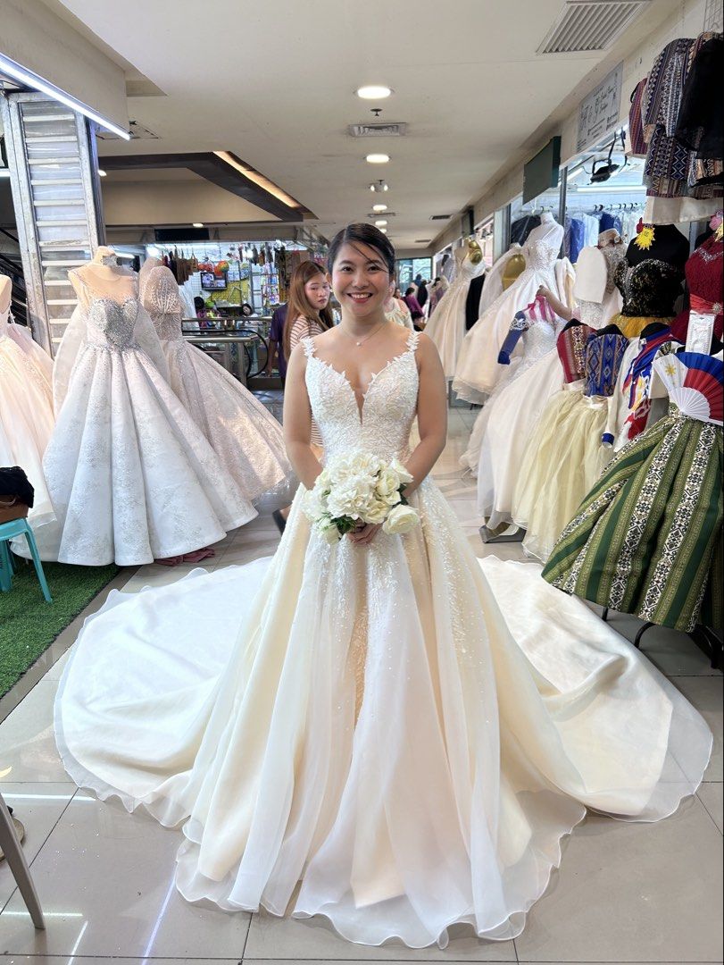 Wedding Gown (Like New) (Category: Evening dresses & gowns) located in Caloocan City. Submitted by gracebelbora_ (Listing ID 1468712706, Image 1). Description: ✨ FOR SALE: Pre-loved Wedding Gown ✨ Hello, future brides! 🤍 I’m selling my wedding gown. 📍 Details: • Fits a small frame • Professionally dry-cleaned and ready to wear • Recently used on December 27, 2025 • Excellent condition – used only once 💰 Price: ₱10,000 (Negotiable) 🎁 Inclusion