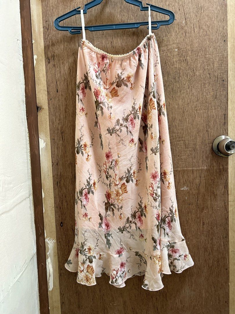whimsy skirt (Category: Skirts) located in Polanco. Submitted by adobongvelociraptor (Listing ID 1468783758, Image 1). Description: dm us for offers .