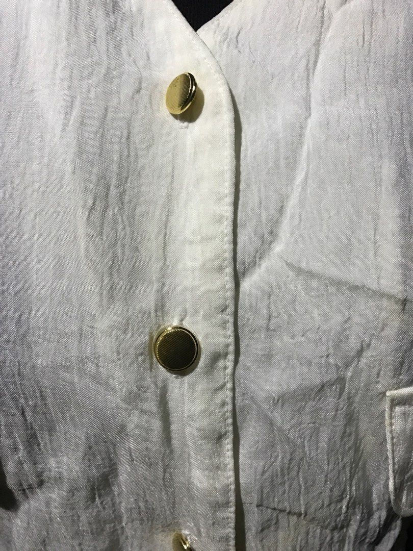 SAVE! WHITE BUTTON BLOUSE (Category: Blouses) located in Marikina City. Submitted by minimalistmanila (Listing ID 1468761891, Image 3). Description: White button blouse. Medium fit. Order now!.