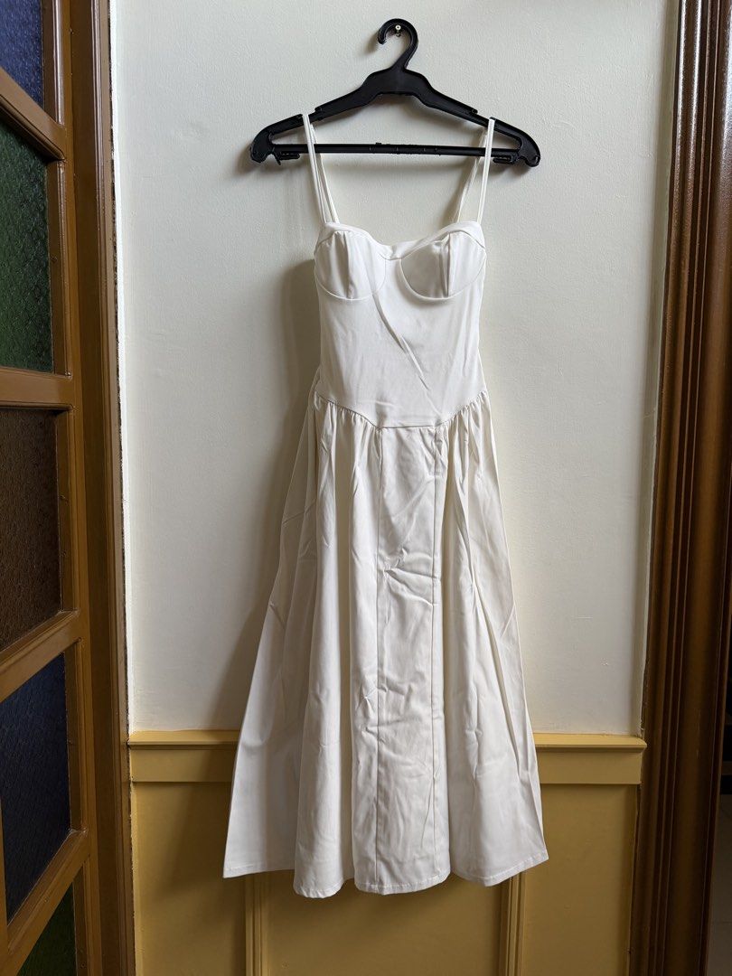 white corset style dress (Category: Dresses) located in Manila. Submitted by _____car0usell (Listing ID 1468720513, Image 2). Description: - used once only, good as new - fits xs-s petite frames - had this reworked already for better fit.