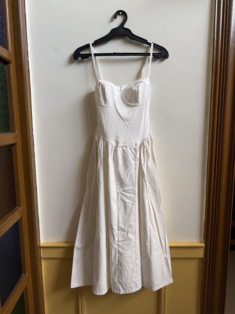 white corset style dress (Category: Dresses) located in Manila. Submitted by _____car0usell (Listing ID 1468720513, Image 3). Description: - used once only, good as new - fits xs-s petite frames - had this reworked already for better fit.