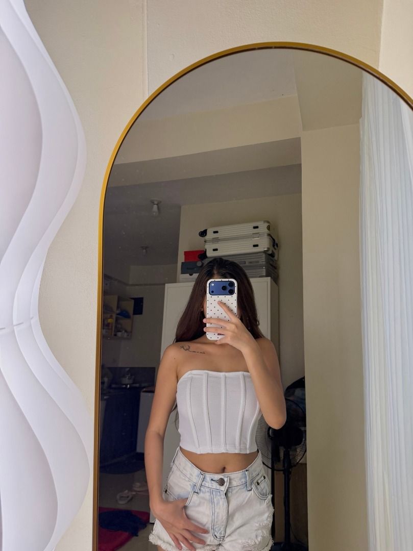 White Corset Top (Category: Others Tops) located in Mandaluyong City. Submitted by prelovedbyrinoa_ (Listing ID 1468855935, Image 2). Description: Preloved — wear once ♡ Size: XS ♡ Location: Mandaluyong City ♡ Lalamove / Grab Express available.