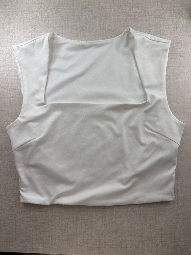 white crop top (Category: Sleeveless) located in Manila. Submitted by liabilitydeclutter (Listing ID 1468790954, Image 1). Description: .
