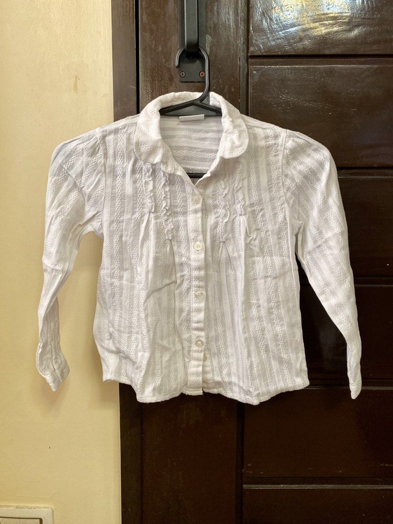 White longsleeves for kids (Category: Babies & Kids Fashion) located in Dagupan City. Submitted by lejgumiran07 (Listing ID 1468803073, Image 1). Description: Ask for exact measurements. .