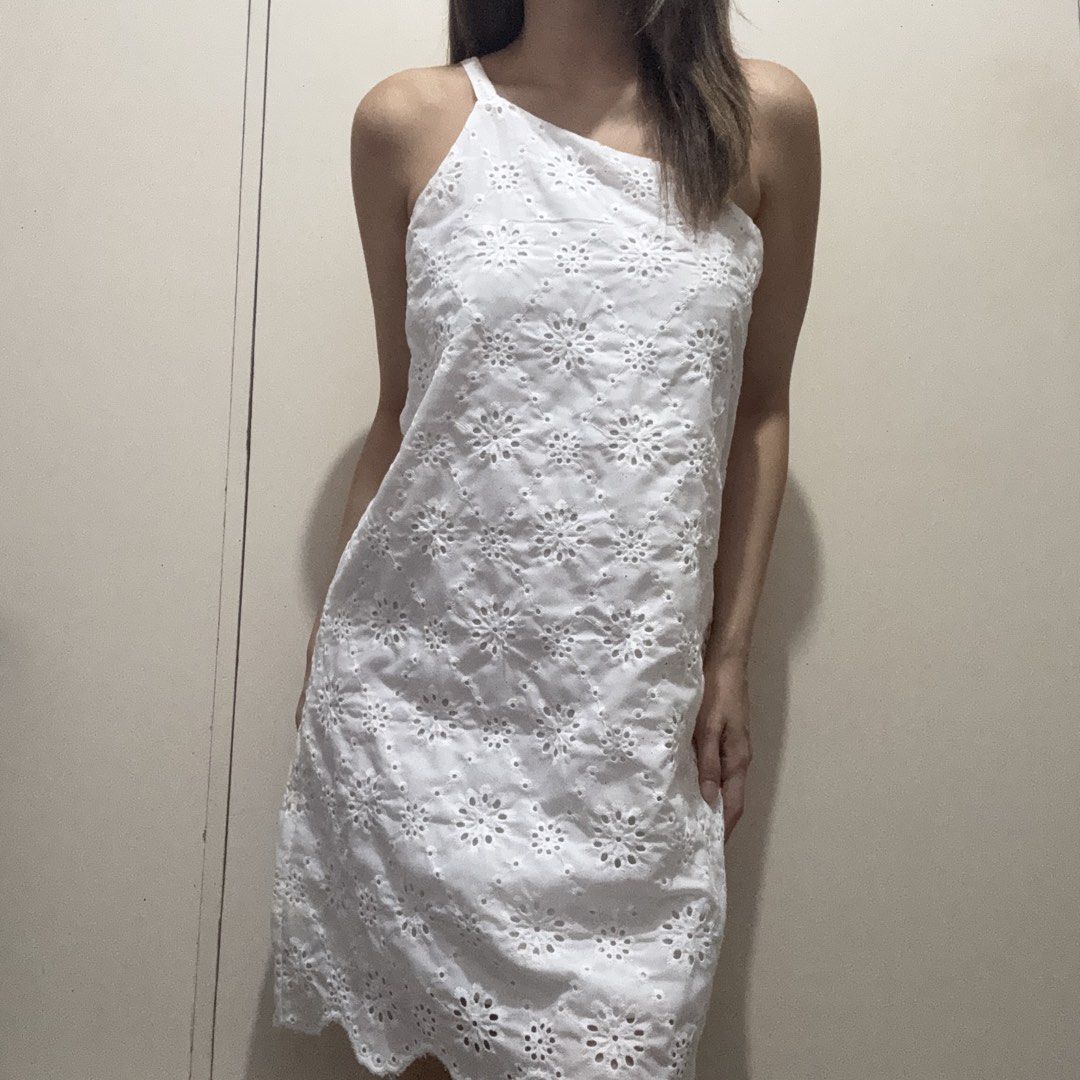 White One Shoulder Eyelet Dress (Category: Dresses) located in Antipolo. Submitted by nicnicbg (Listing ID 1468746362, Image 2). Description: size xs on tag but can fit up to medium.