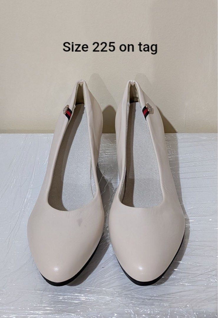White round toe block heel pumps sandal (Category: Heels) located in Baguio. Submitted by suffering (Listing ID 1468920218, Image 2). Description: Baguio .
