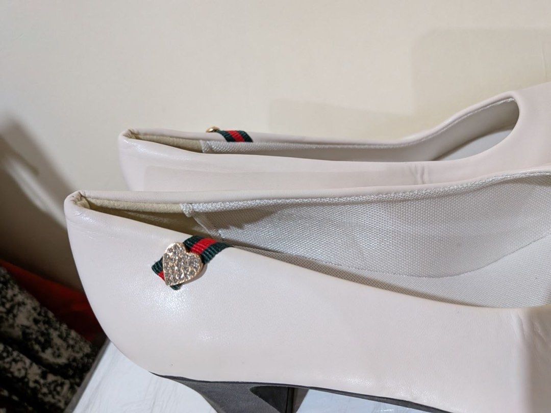 White round toe block heel pumps sandal (Category: Heels) located in Baguio. Submitted by suffering (Listing ID 1468920218, Image 3). Description: Baguio .