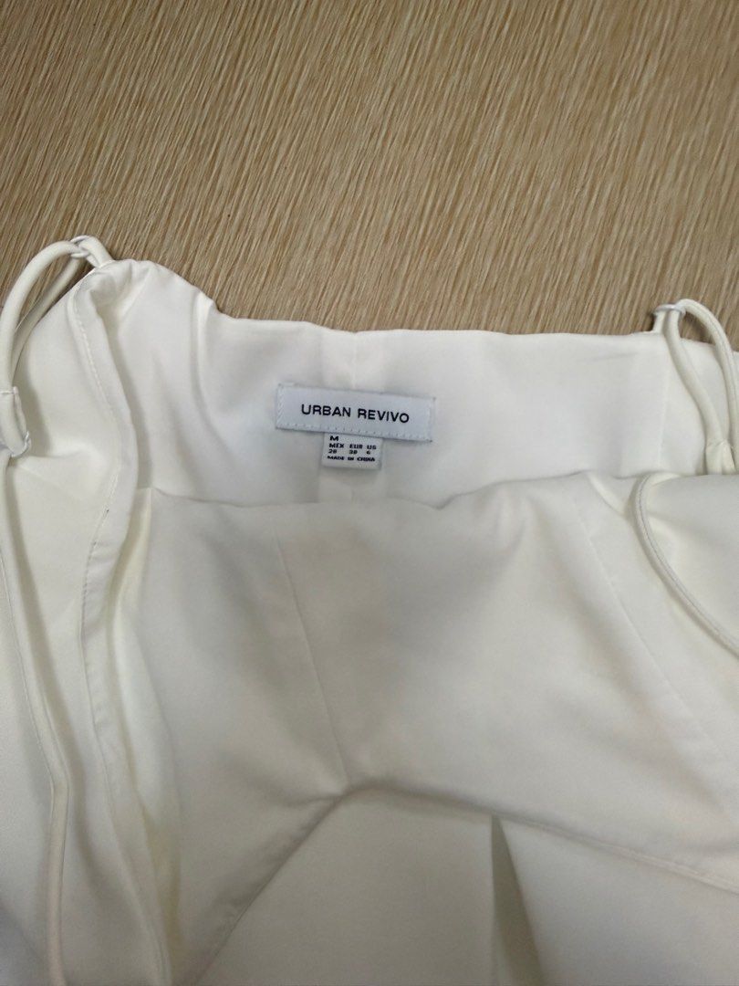 White Short Dress (Category: Dresses) located in Manila. Submitted by yncldo (Listing ID 1468838762, Image 2). Description: .