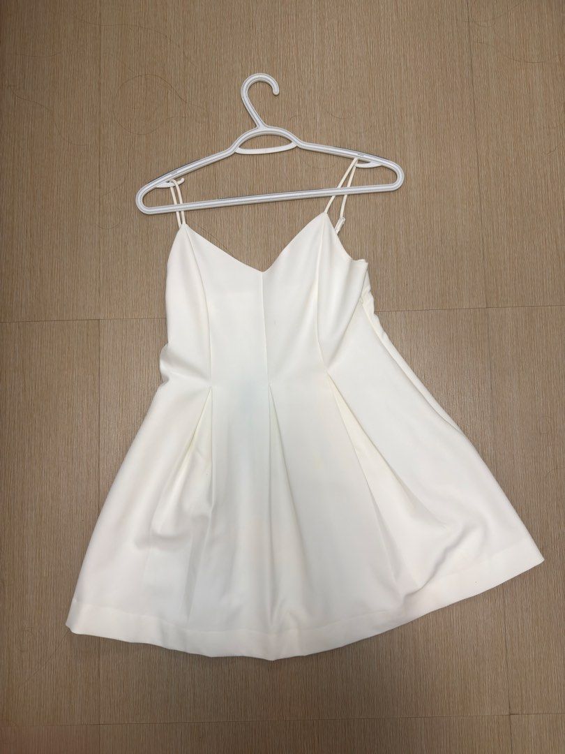 White Short Dress (Category: Dresses) located in Manila. Submitted by yncldo (Listing ID 1468838762, Image 1). Description: .