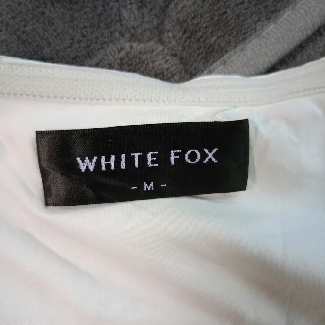 White tube top (Category: Others Tops) located in Barugo. Submitted by green.trendsetter (Listing ID 1468761474, Image 3). Description: AUSSIE PRELOVED FINDS Australian brand tops. Shop your next wardrobe favourite at a preloved price! 📌 SHOP REMINDERS — PLEASE READ BEFORE BUYING ❌ NO CANCELLATION once your order is confirmed. ❌ NO FUSSY BUYERS — please read the details and check all photos before buying. ❌ NO RETURN / NO EXCHANGE. ❌ NO RUSH SHI