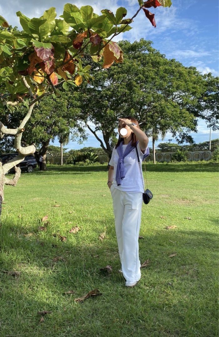 White wide trousers (Category: Other Bottoms) located in Dagupan City. Submitted by lejgumiran07 (Listing ID 1468901923, Image 1). Description: .