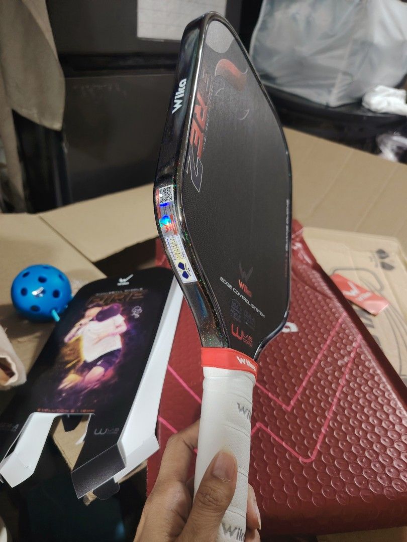 Wika QD Fire v2 (Category: Racket and Ball Sports) located in Manila. Submitted by reichellen93323 (Listing ID 1468723382, Image 2). Description: .