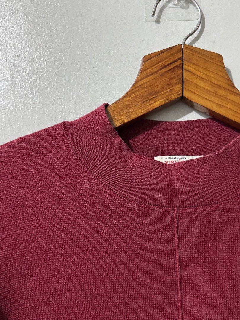 Wine Red Knitted blouse (Category: Blouses) located in Pateros City. Submitted by thetidyfind (Listing ID 1468829491, Image 2). Description: Similar to Uniqlo Knit boxy blouse .