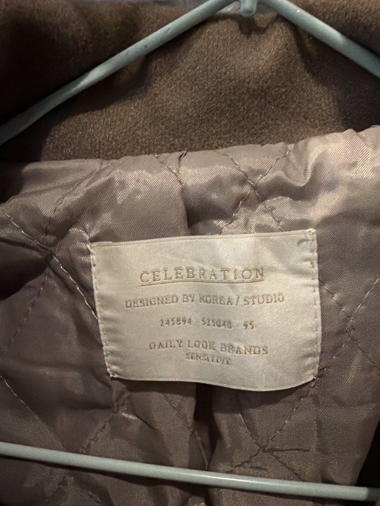 Winter Coat (Category: Coats, Jackets and Outerwear) located in Pasig City. Submitted by shellbyf (Listing ID 1468790683, Image 2). Description: Light brown in color Shoulder 20 Length 28 Width 22.