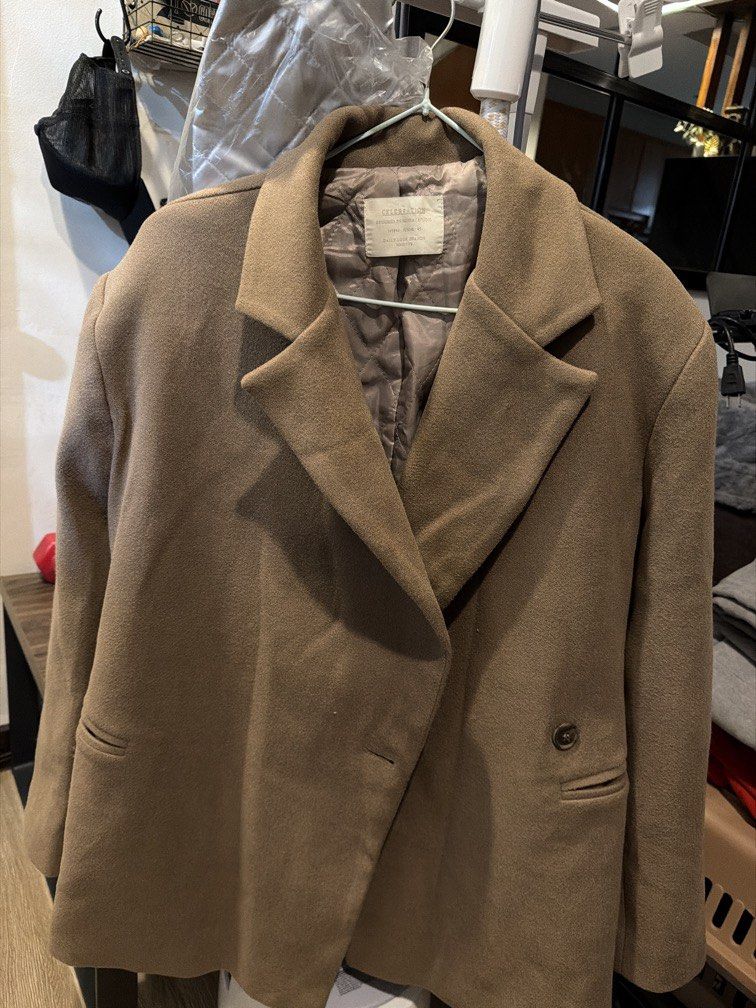 Winter Coat (Category: Coats, Jackets and Outerwear) located in Pasig City. Submitted by shellbyf (Listing ID 1468790683, Image 1). Description: Light brown in color Shoulder 20 Length 28 Width 22.