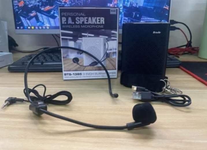Wired lapel mic (Category: Microphones) located in Manila. Submitted by erick80762 (Listing ID 1468790570, Image 2). Description: .