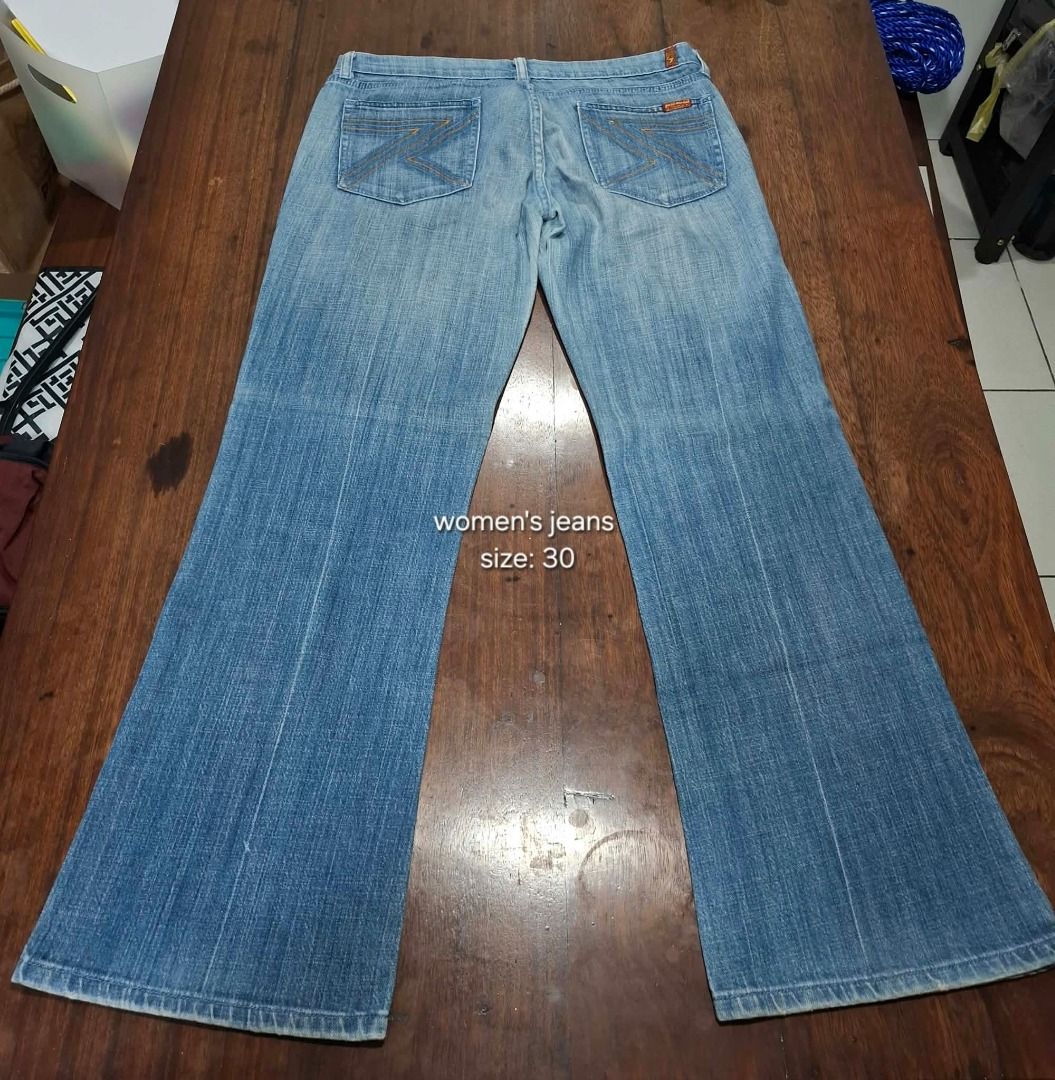 Women’s Blue Denim Jeans (Category: Jeans) located in Pasig City. Submitted by dripcounty (Listing ID 1468837571, Image 2). Description: Women’s Blue Denim Jeans ₱250 Size: 30 (as indicated) Condition: Preloved; please check actual photos Blue washed denim jeans with five-pocket styling and contrast pocket stitching. Front and back photos included. Brand unconfirmed. Actual item shown in photos. Delivery fee shouldered by buyer (Lalamove / other 