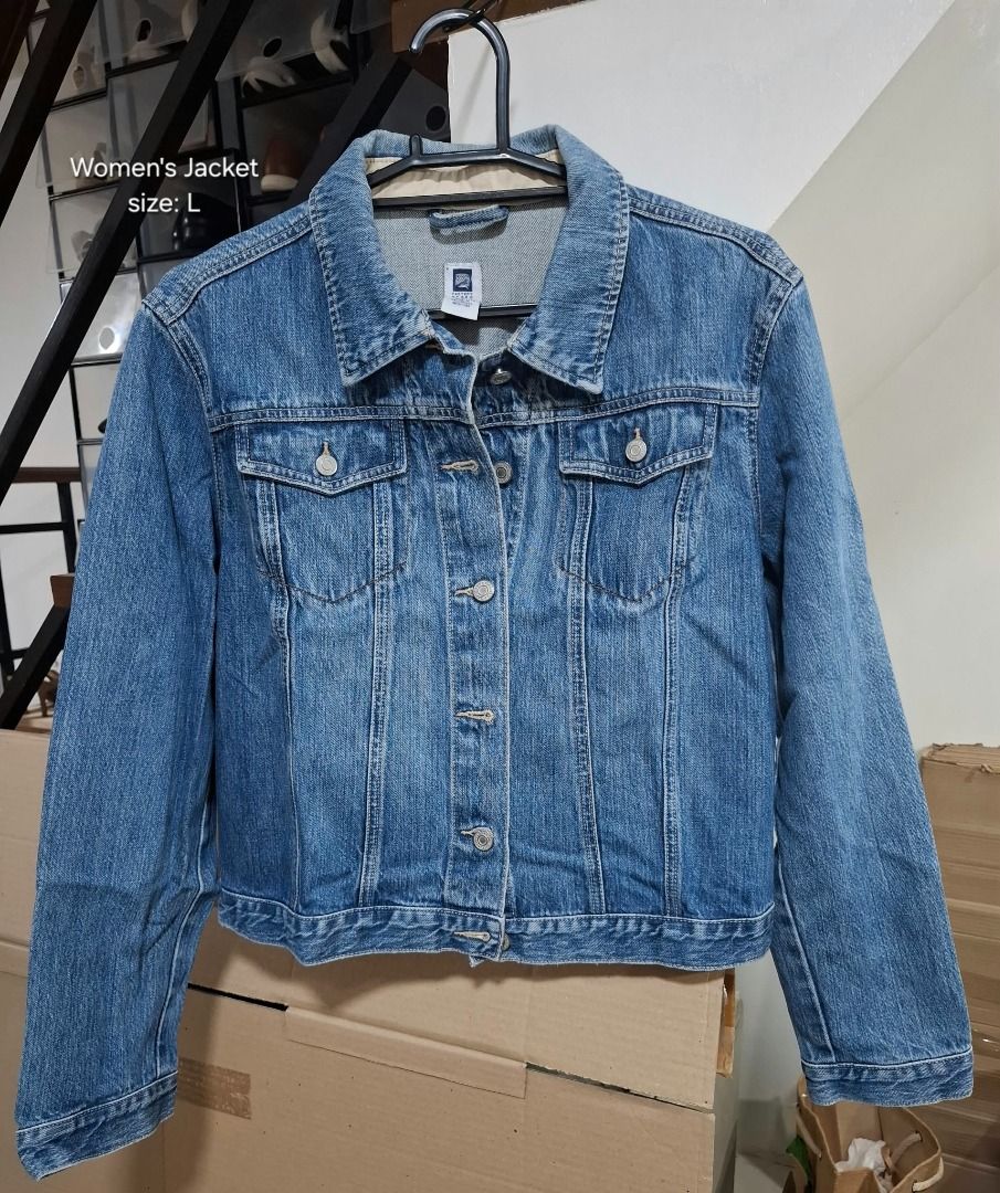Women’s Blue Denim Jacket (Category: Coats, Jackets and Outerwear) located in Pasig City. Submitted by dripcounty (Listing ID 1468816872, Image 1). Description: Women’s Blue Denim Jacket ₱350 Bought in the Philippines Size: Large Condition: Good / preloved Button-front trucker jacket with two chest pockets. Brand unconfirmed. Actual item shown in photos. Delivery fee shouldered by buyer (Lalamove / other courier). Item price excludes delivery. Pa