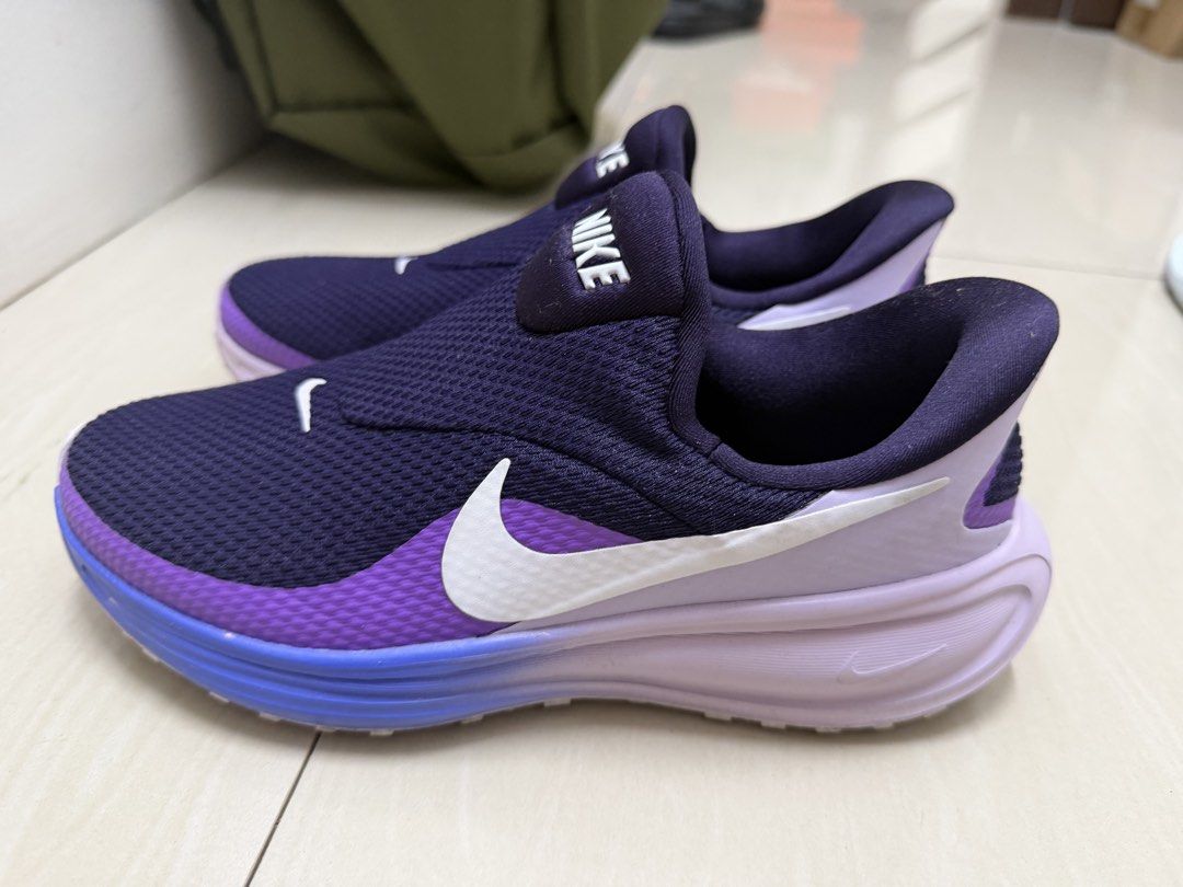 Women’s PreLoved Shoes (Category: Sneakers) located in Quezon City. Submitted by elle_prelovedgoodies (Listing ID 1468729244, Image 2). Description: Fairview Area SF c/o buyer Size US 6.5 or 23.5 cm.
