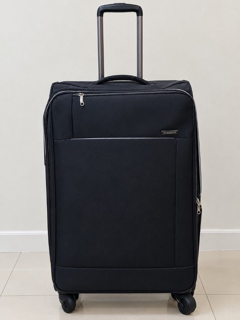 World Traveller luggage (Category: Luggage) located in Mandaluyong City. Submitted by bisou_ph2 (Listing ID 1468820459, Image 1). Description: Large size check in luggage flaw: yung wheels nya. hindi rin cya tumatayo natutumba paharap gawan nyo na lang po ng paraan. needs cleaning. last price posted open for pick up or lalamove Location: Mandaluyong City.