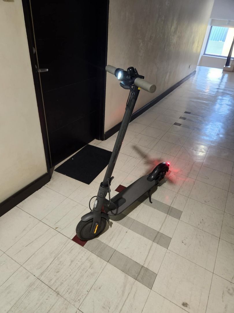 Xiaomi electric scooter (Category: Looking For) located in Pasig City. Submitted by brightmountain_41dca8 (Listing ID 1468765125, Image 1). Description: Xiaomi electric scooter With charger, spare tire and helmet, Slightly used RFS: decluttering.