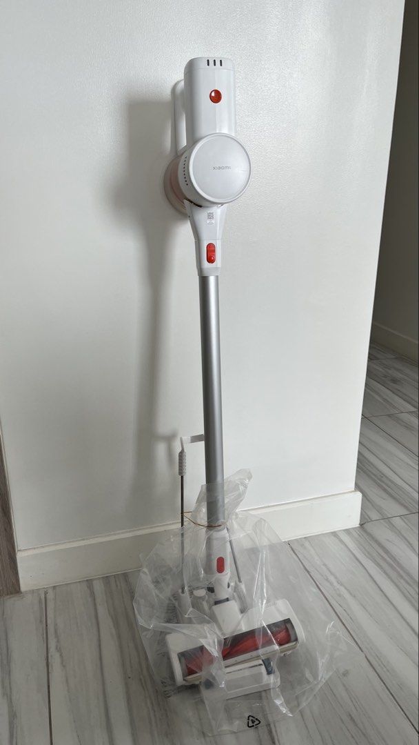 Xiaomi G20 Lite Cordless Vacuum Cleaner (Category: Vacuum Cleaner & Housekeeping) located in Quezon City. Submitted by ciiron (Listing ID 1468927296, Image 1). Description: Complete accessories. No box included. Preferably to be picked up than delivered by a courier just to avoid damages while on the road. .